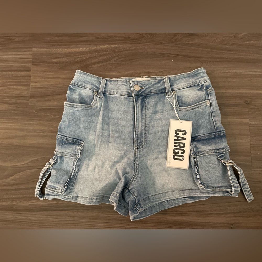 Refuge Light Blue Denim Cargo Shorts size 9-NWT